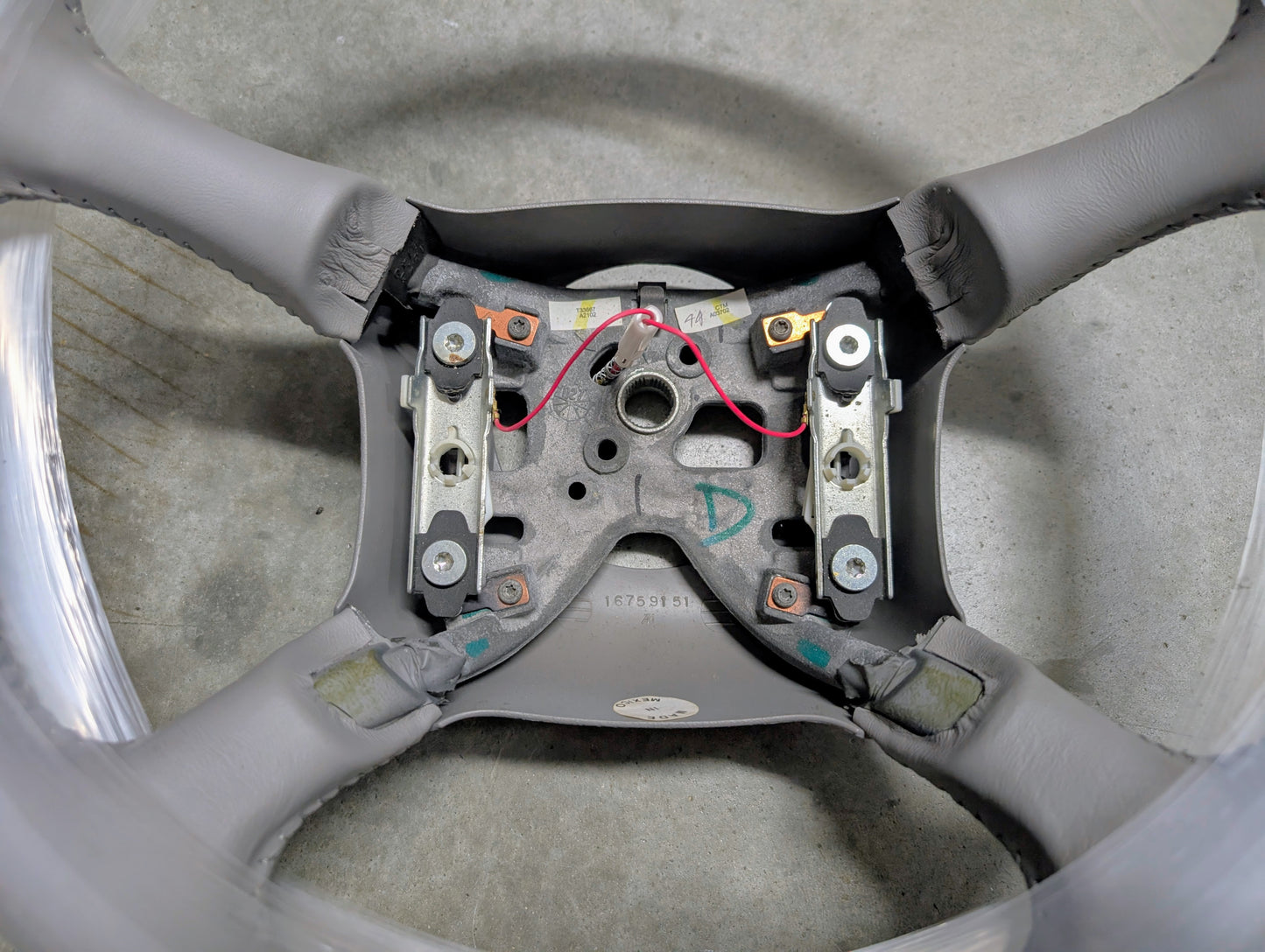 NOS Gray Leather OEM Steering Wheel for 1999-2000 GMC Yukon Denali