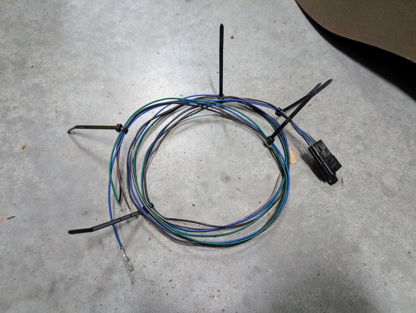 KIT Steering Wheel Radio Controls & Clock Spring for 1995-2002 GM Full Size OBS/NBS Trucks