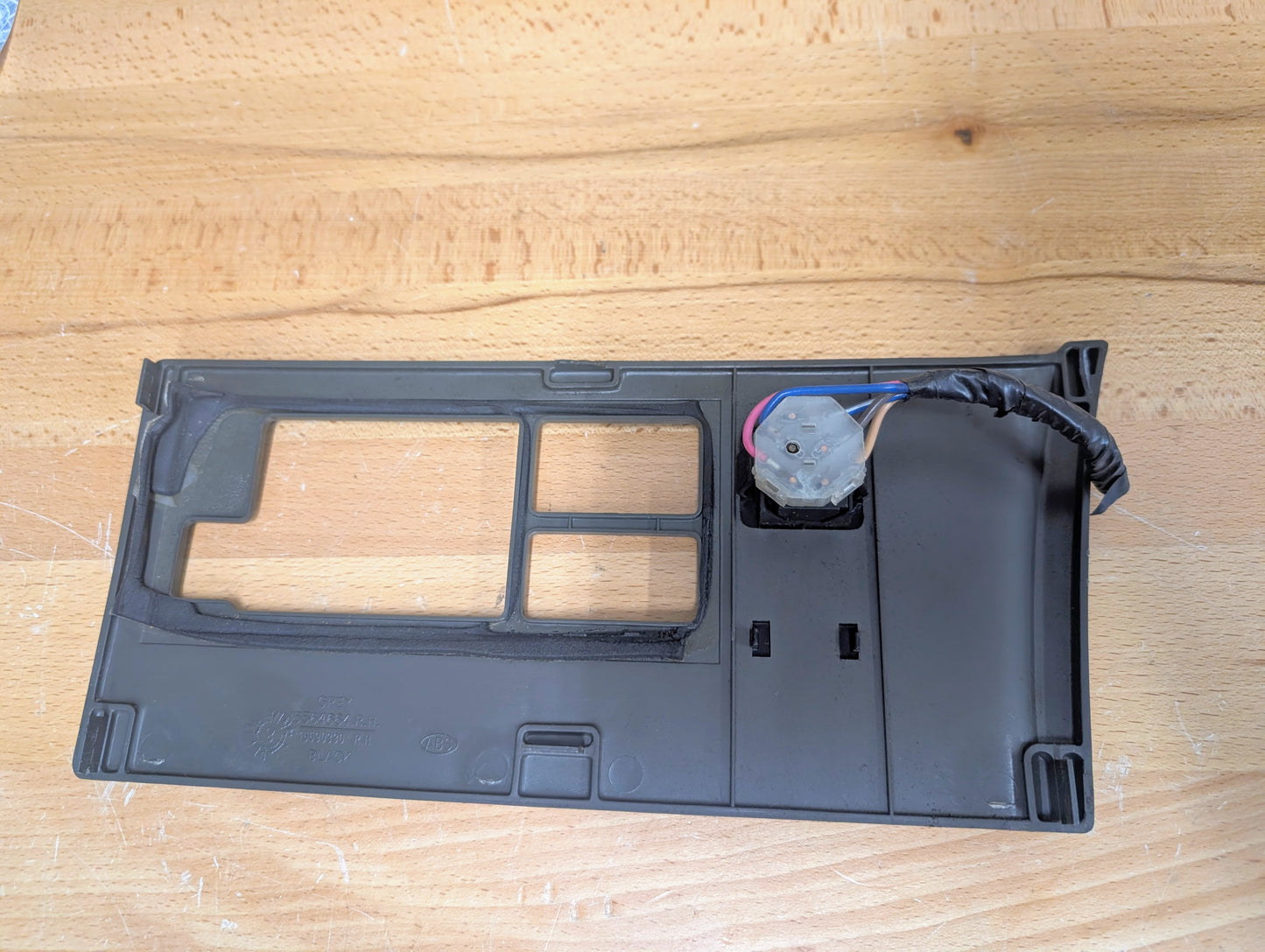 OEM Passenger Door Panel RH Window Switch with Bezel for 1986-1993 Chevy S10, Blazer, Syclone, and more
