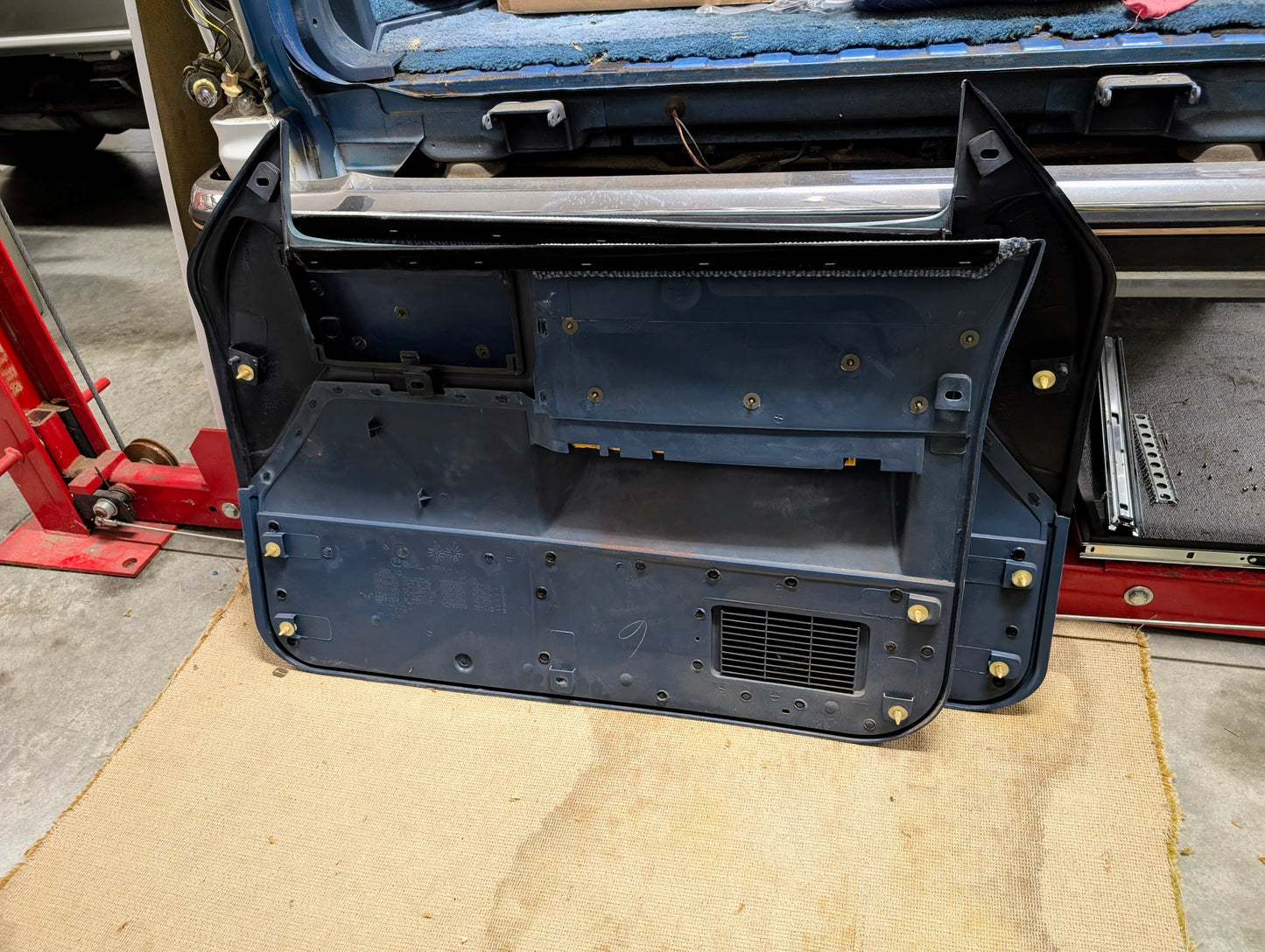 OEM Pair of Front Power Door Panels in Blue for 1986-1993 Chevy S10 GMC S15 and more