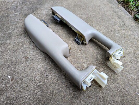 2003-06 Silverado Sierra Tahoe Escalade Yukon Armrest Pair Door Cream Shale OEM