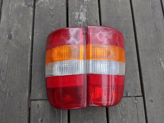 1995-05 Chevy Blazer GMC Jimmy Export Tail Lights Brazil Europe Japan Amber Turn