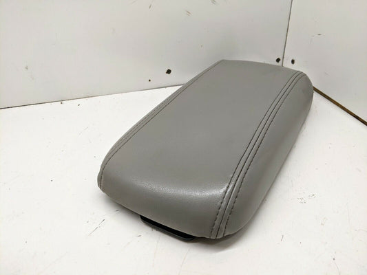 02-09 GMC Envoy Chevy Trailblazer Leather Armrest Center Console Lid Light Gray