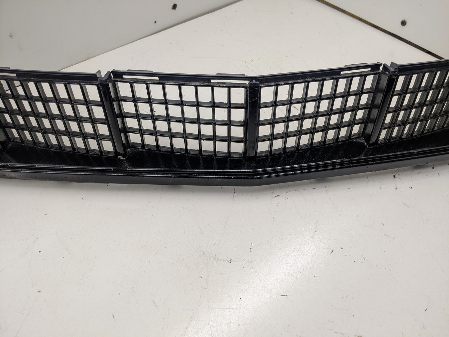 OEM Front Lower Bumper Cover Eggcrate Grill Grille in Black 25896041 for 2008 - 2011 Cadillac STS