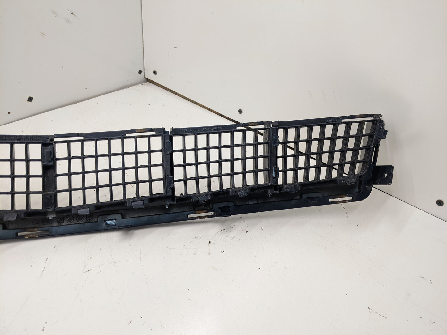 OEM Front Lower Bumper Cover Eggcrate Grill Grille in Black 25896041 for 2008 - 2011 Cadillac STS