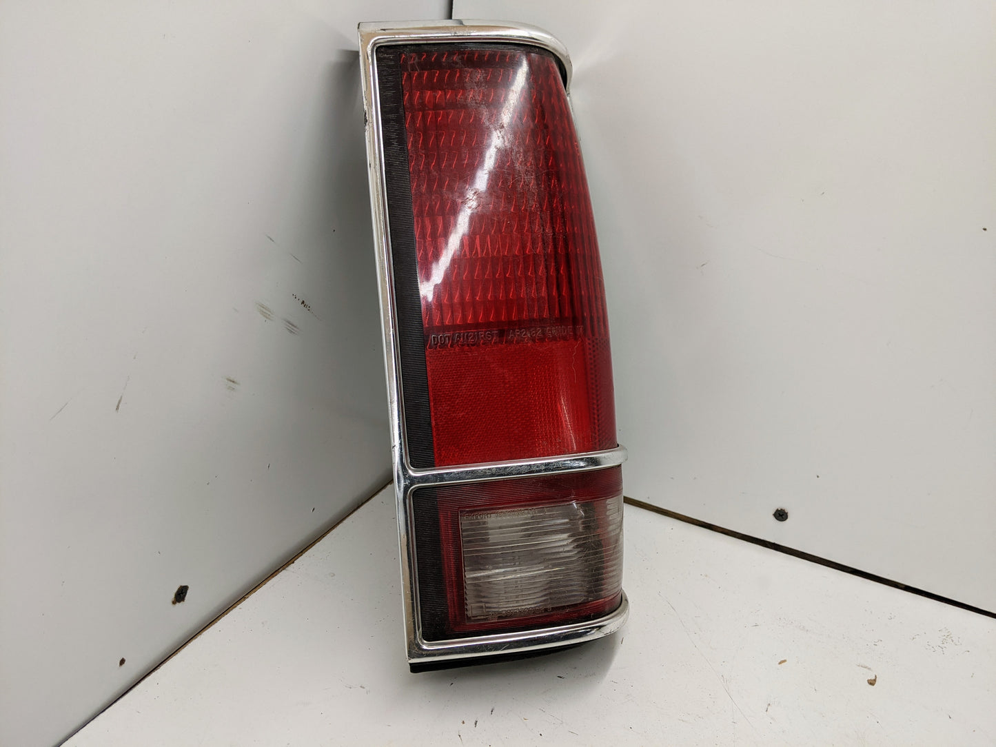 RH Passenger Right Tail Light Lamp Lens OEM for 1982 - 1994 Chevy S10 Blazer GMC S15 Jimmy
