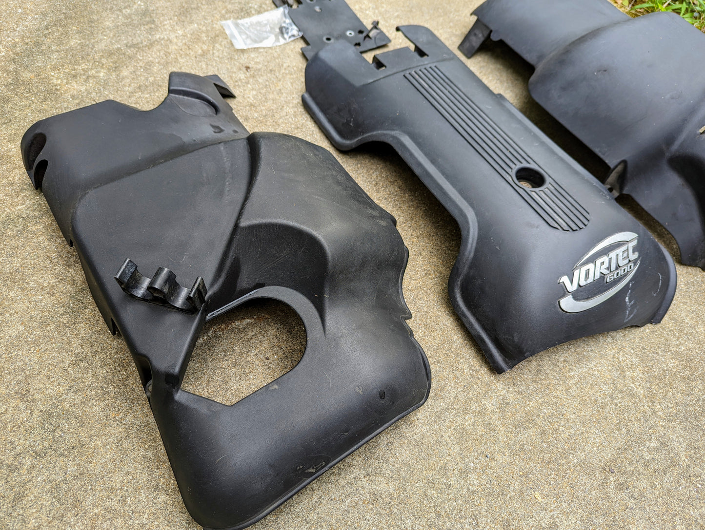SET Premium Engine Vortec 6000 OEM Intake Cover Set w/Mount for GM Trucks and LS Swaps