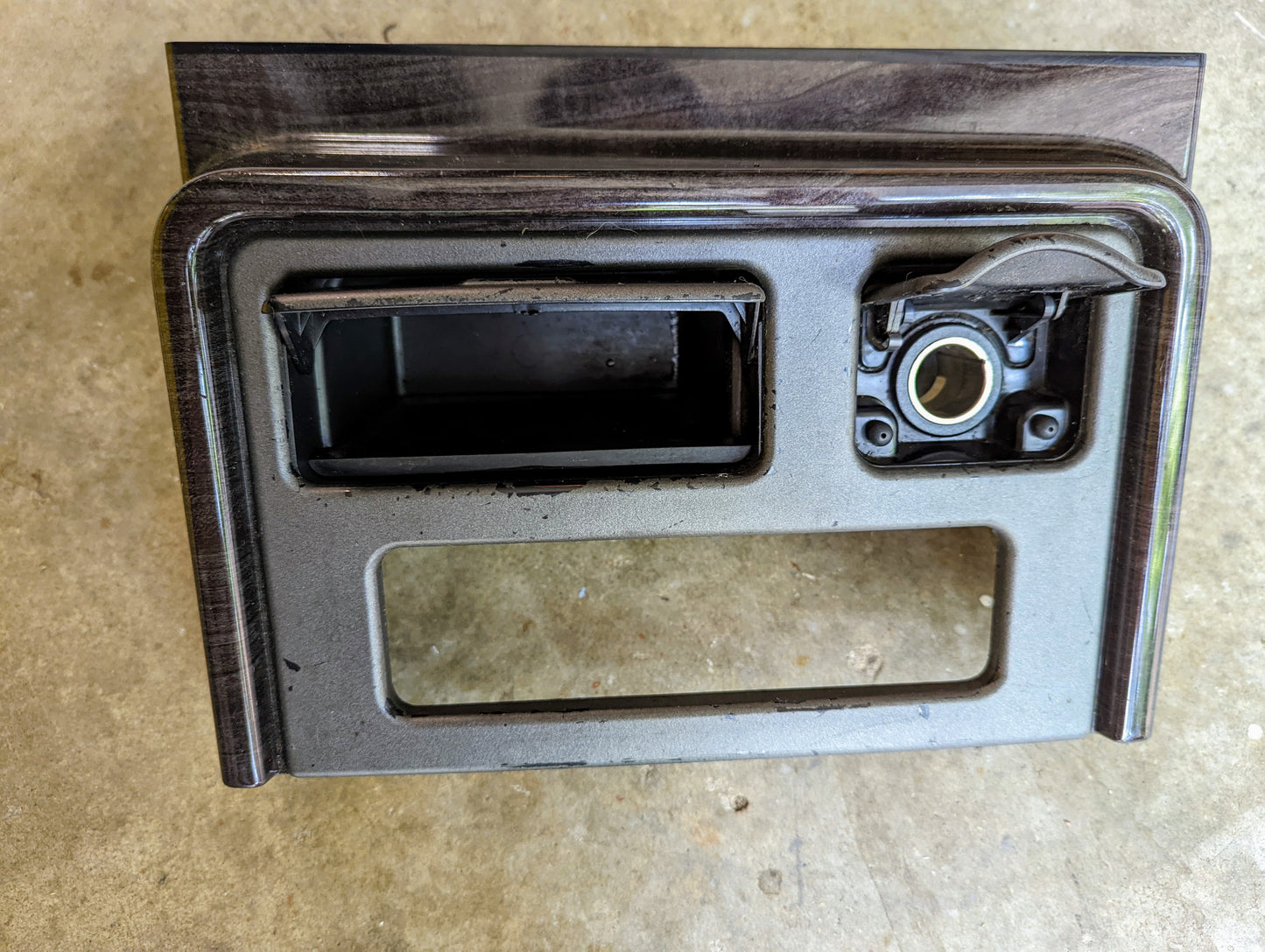 OEM 2003 - 2006 GMC Sierra Yukon Denali Center Console Front Bin Dash Trim Bezel with Dark Woodgrain