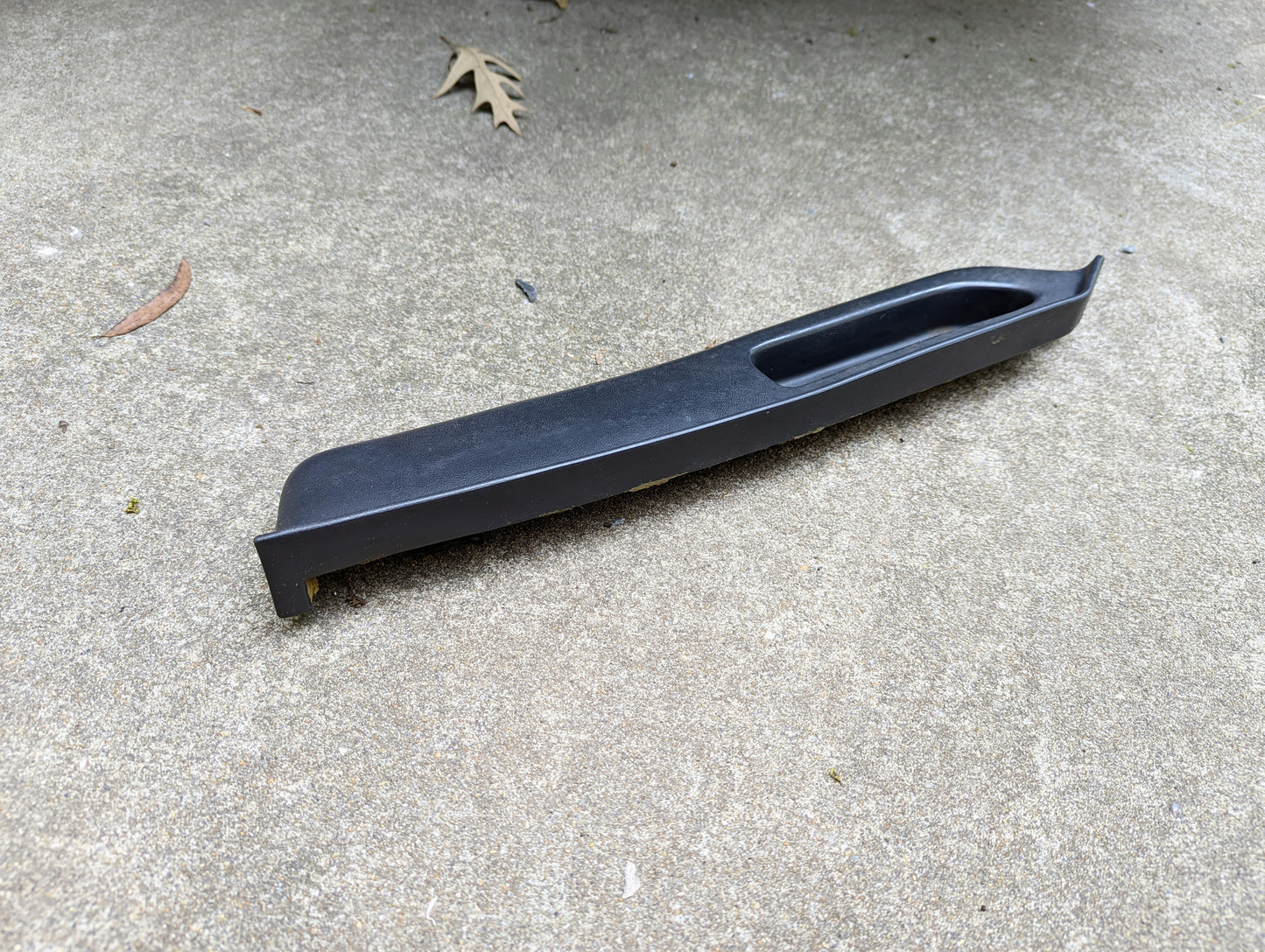 OEM Passenger Door Panel Armrest Handle in Black for 1986 - 1993 Chevy S10 Blazer GMC Jimmy and more