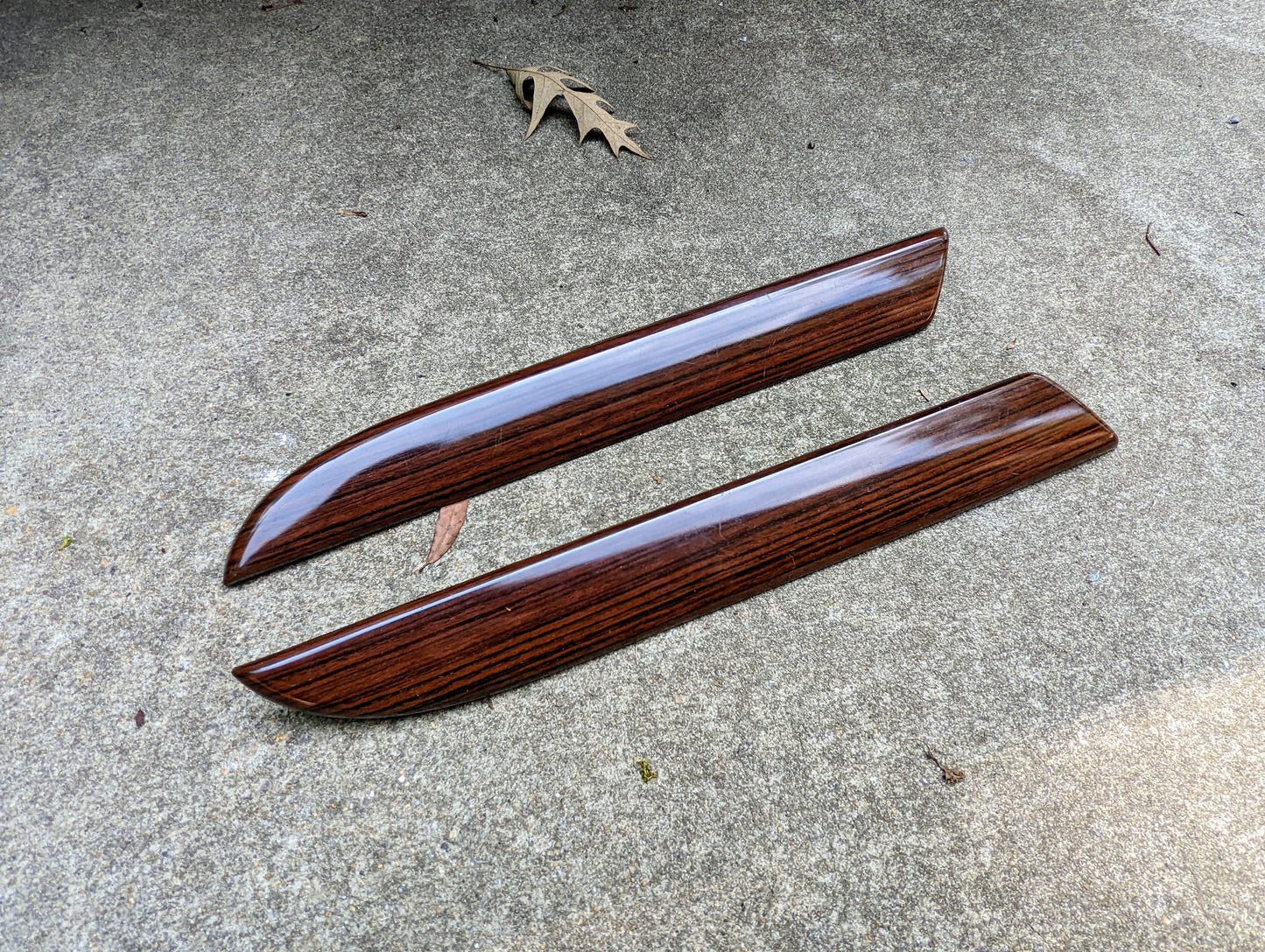 OEM Front Pair of Wood Grain Door Panel Woodgrain Trim Inserts for 2002-2006 Cadillac Escalade