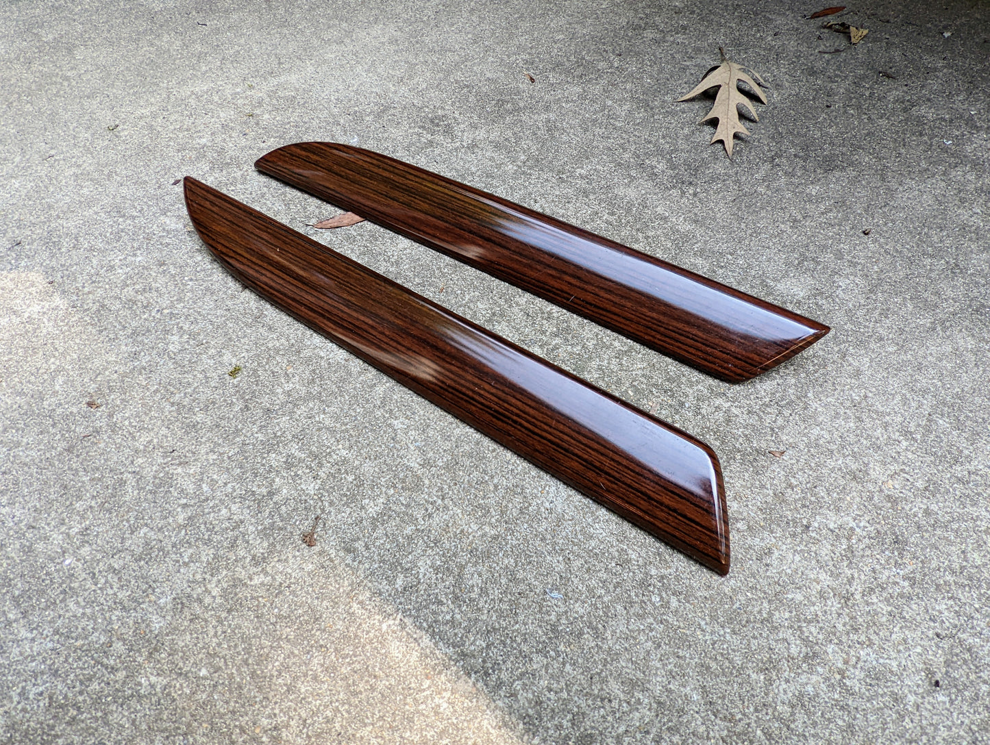 OEM Front Pair of Wood Grain Door Panel Woodgrain Trim Inserts for 2002-2006 Cadillac Escalade