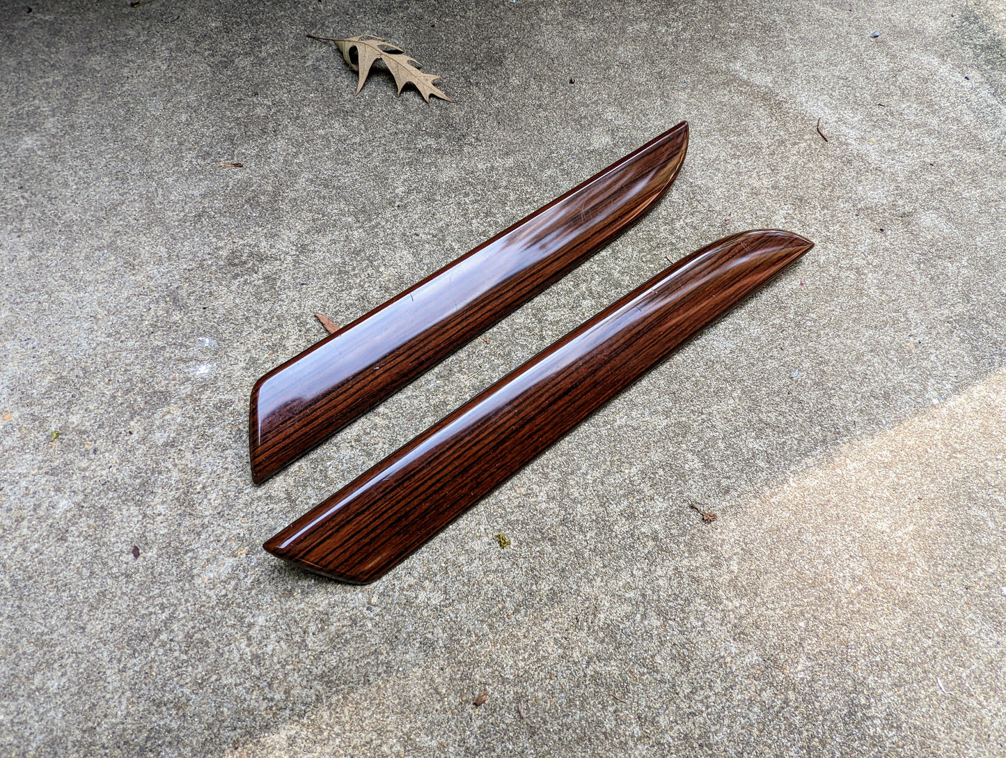 OEM Front Pair of Wood Grain Door Panel Woodgrain Trim Inserts for 2002-2006 Cadillac Escalade