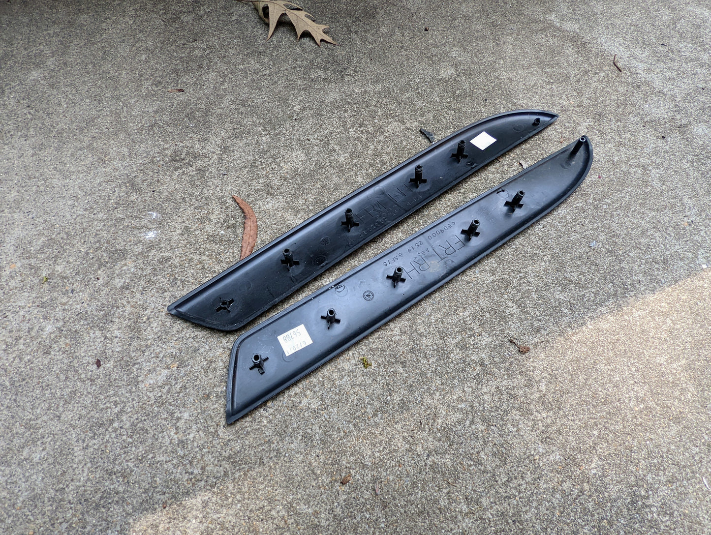 OEM Front Pair of Wood Grain Door Panel Woodgrain Trim Inserts for 2002-2006 Cadillac Escalade